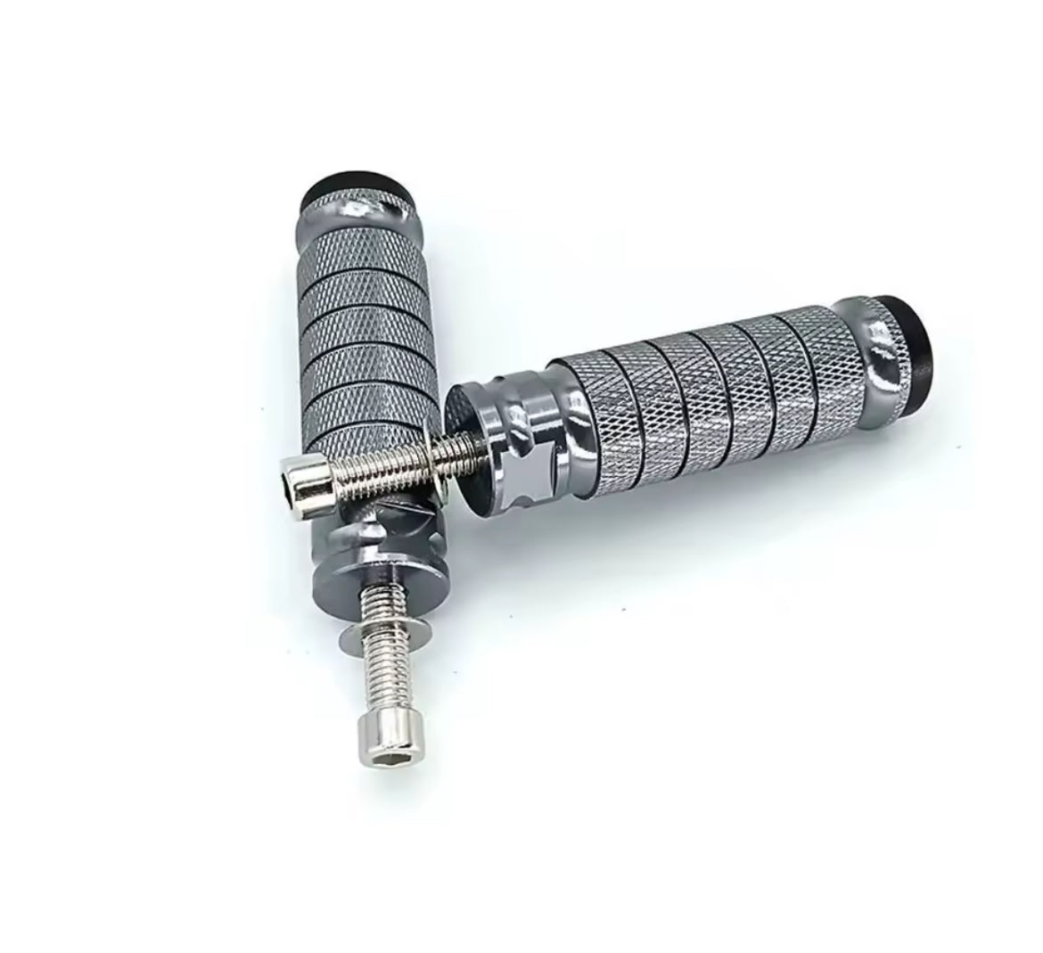 Silver chrome footlock