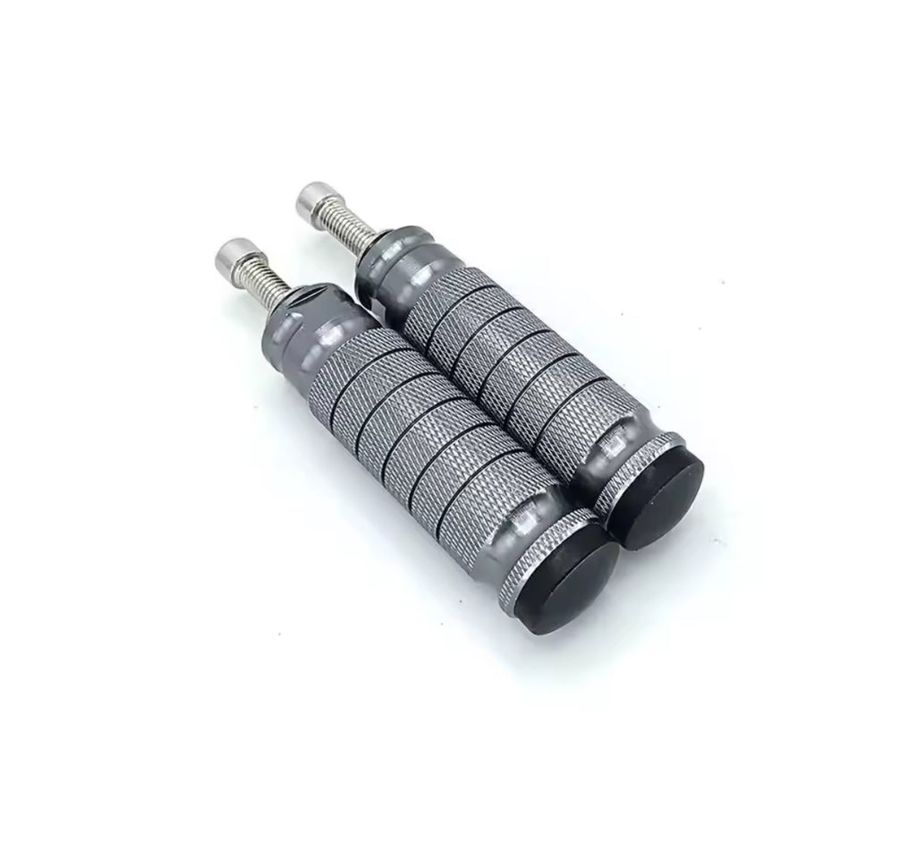Silver chrome footlock