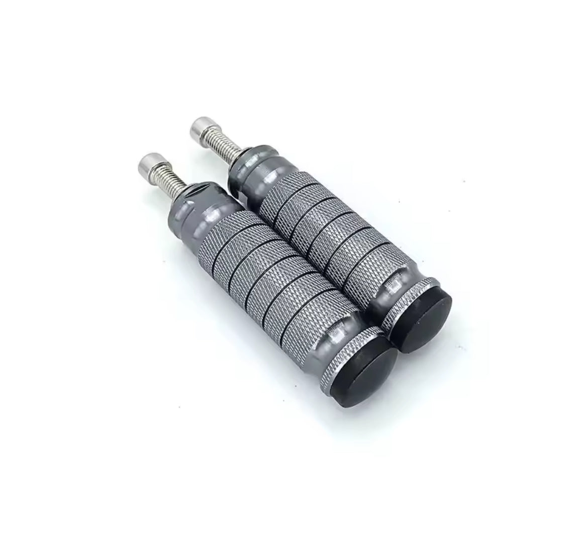 Silver chrome footlock